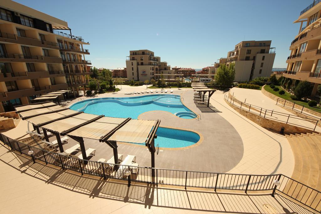 Menada Luxor Apartments Sveti Vlas Exterior photo