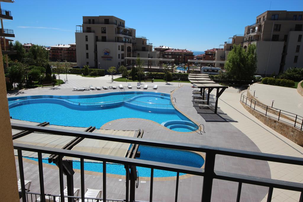 Menada Luxor Apartments Sveti Vlas Exterior photo