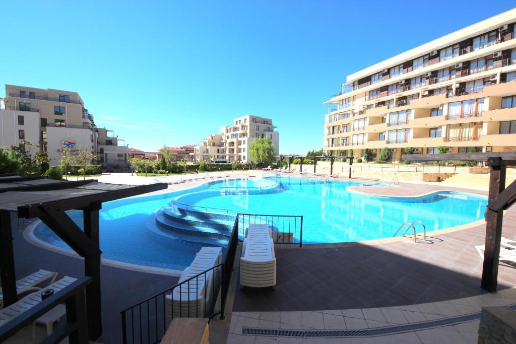 Menada Luxor Apartments Sveti Vlas Exterior photo