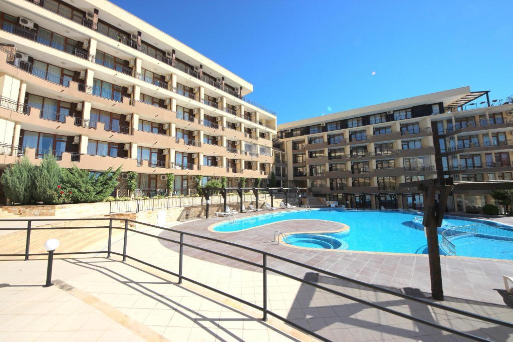 Menada Luxor Apartments Sveti Vlas Exterior photo