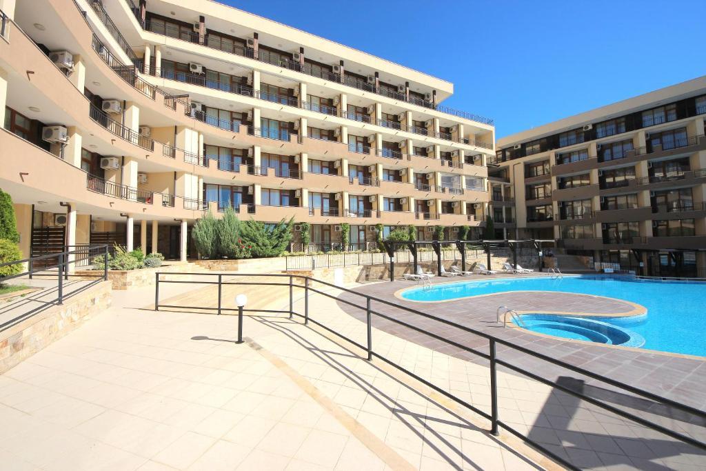 Menada Luxor Apartments Sveti Vlas Exterior photo