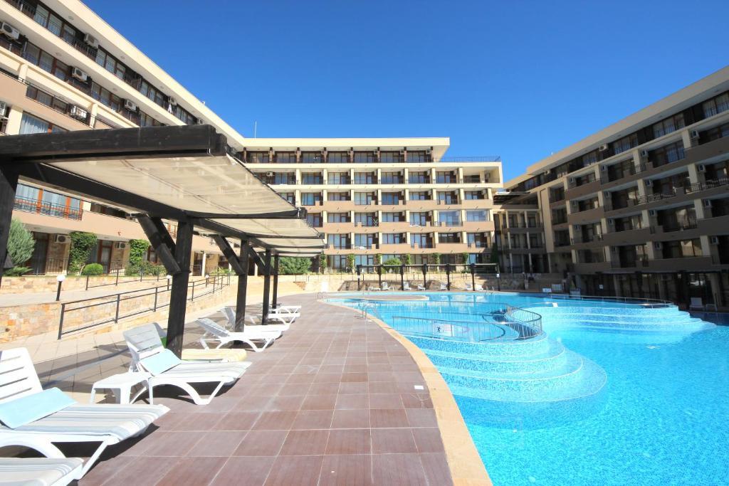 Menada Luxor Apartments Sveti Vlas Exterior photo