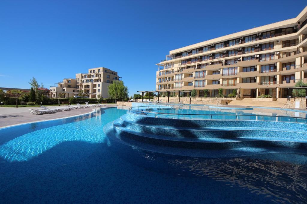 Menada Luxor Apartments Sveti Vlas Exterior photo
