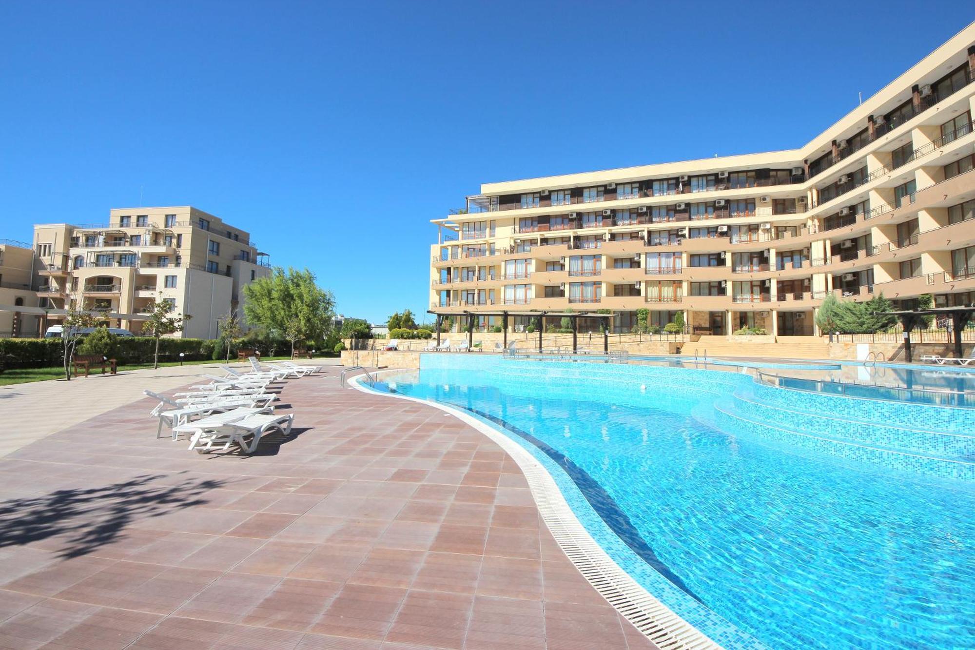 Menada Luxor Apartments Sveti Vlas Exterior photo