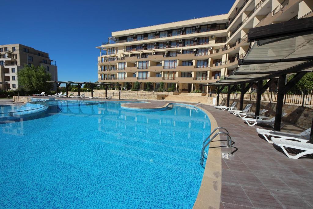 Menada Luxor Apartments Sveti Vlas Exterior photo