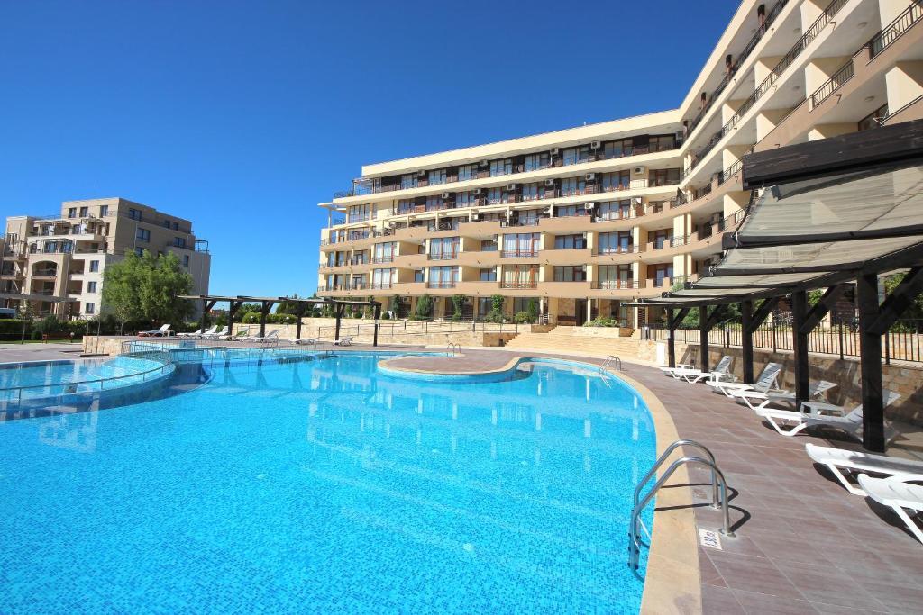 Menada Luxor Apartments Sveti Vlas Exterior photo