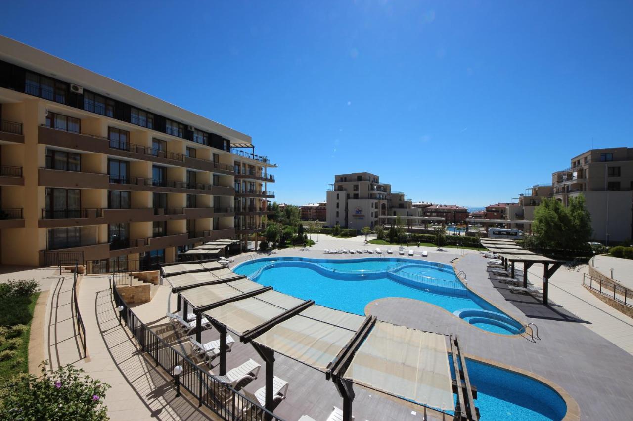 Menada Luxor Apartments Sveti Vlas Exterior photo